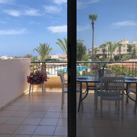 Kings Palace - Stylish 2 Bed With Sea Views Апартаменти