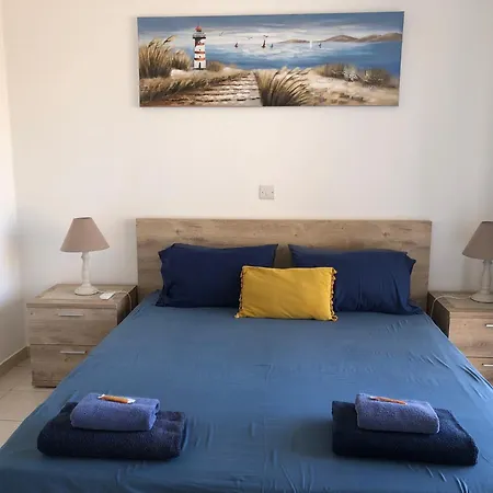 Kings Palace - Stylish 2 Bed With Sea Views Пафос