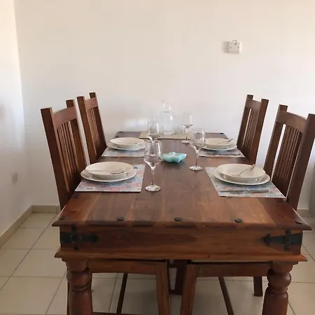 Kings Palace - Stylish 2 Bed With Sea Views Pafos